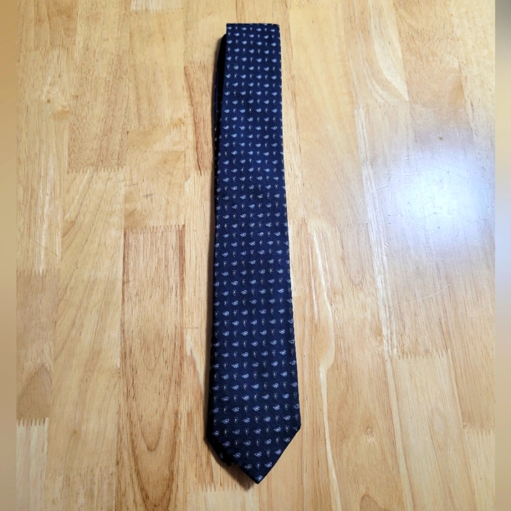 Barneys New York Men's Tie. Made In Italy. Silk Cotton
